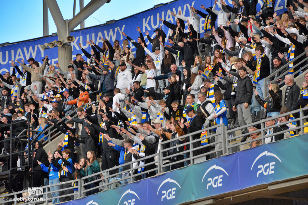 Kibice na meczu z Falubazem Zielona Góra
