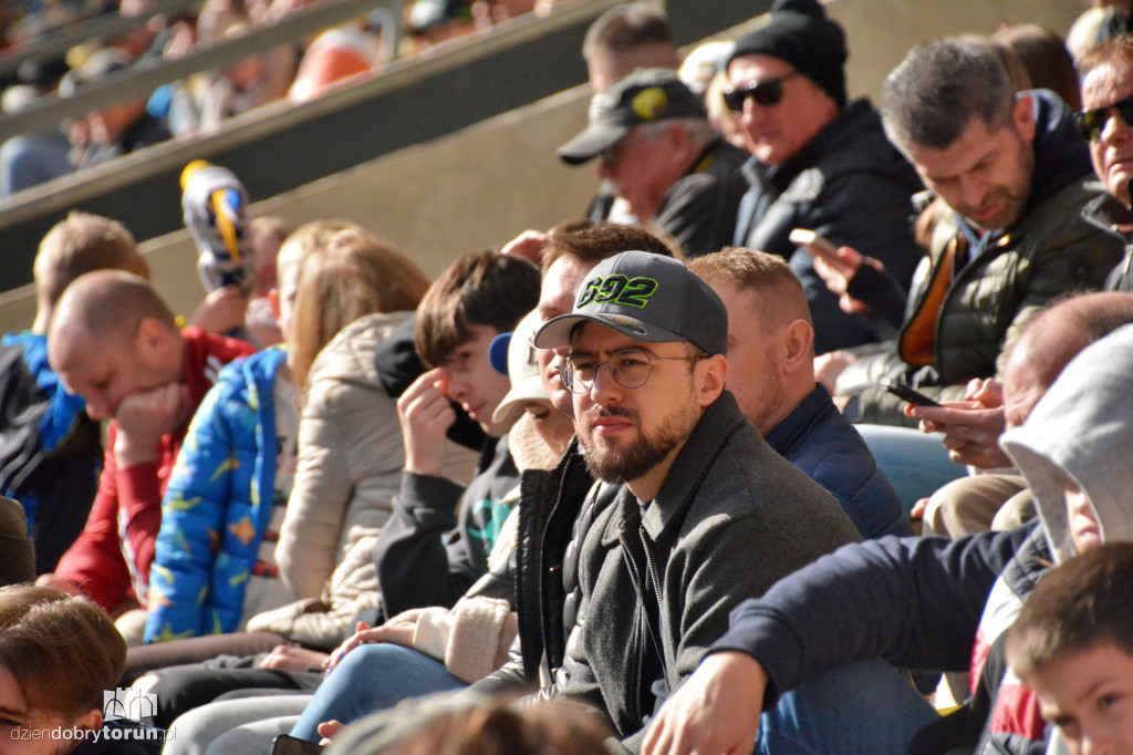 Kibice na meczu z Falubazem Zielona Góra