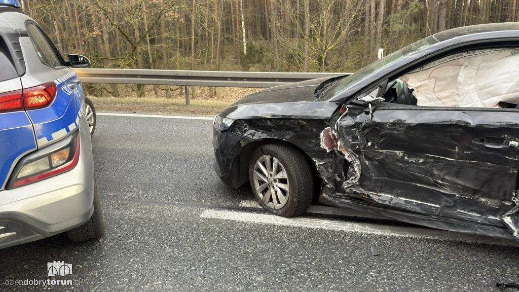 DK10 sparaliżowana, jedna osoba nie żyje