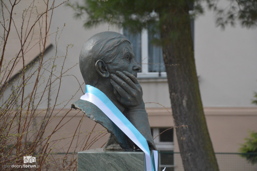 Odsłonięcie popiersia Zbigniewa Herberta