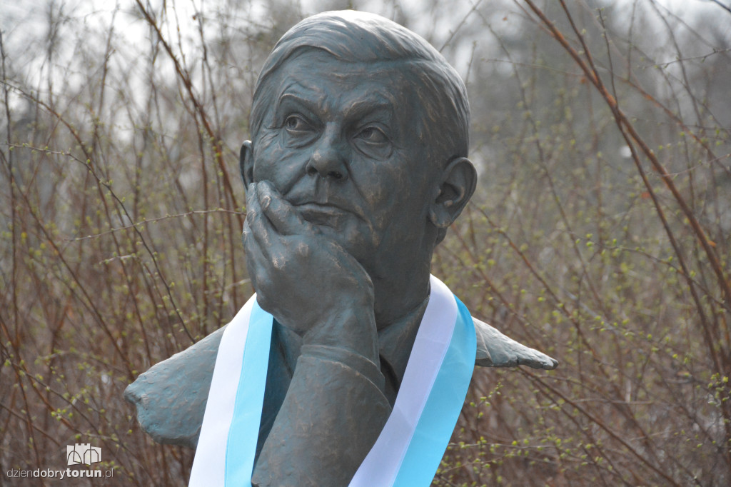 Odsłonięcie popiersia Zbigniewa Herberta