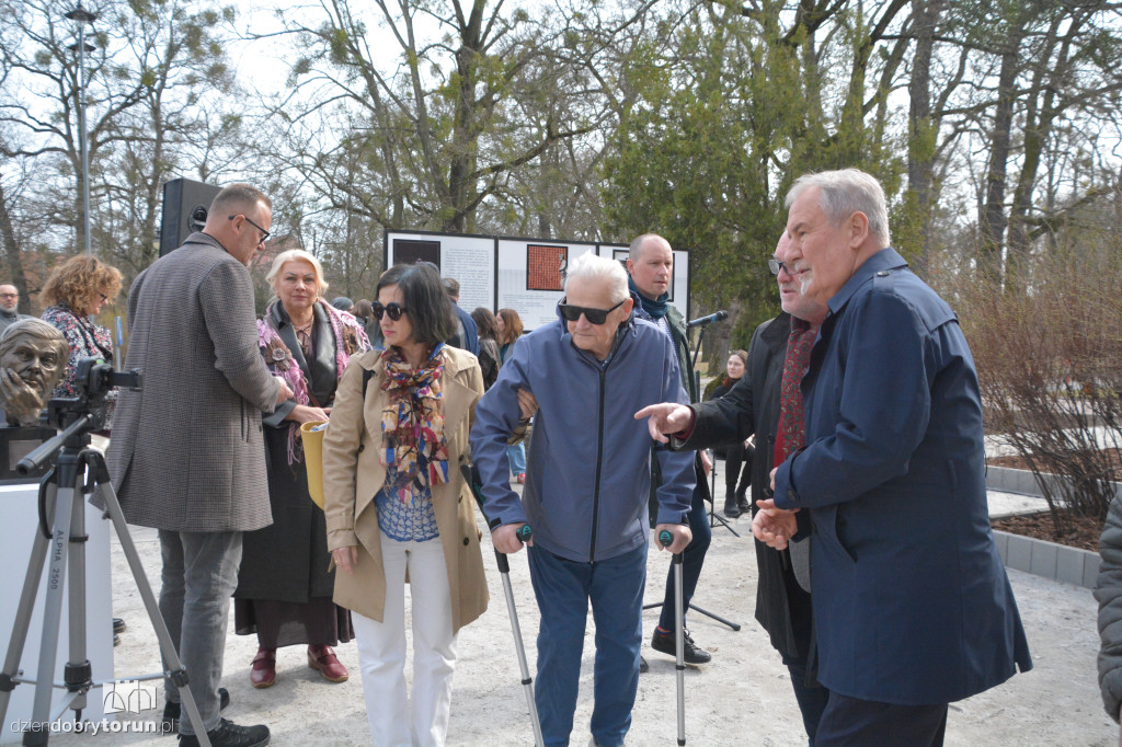 Odsłonięcie popiersia Zbigniewa Herberta
