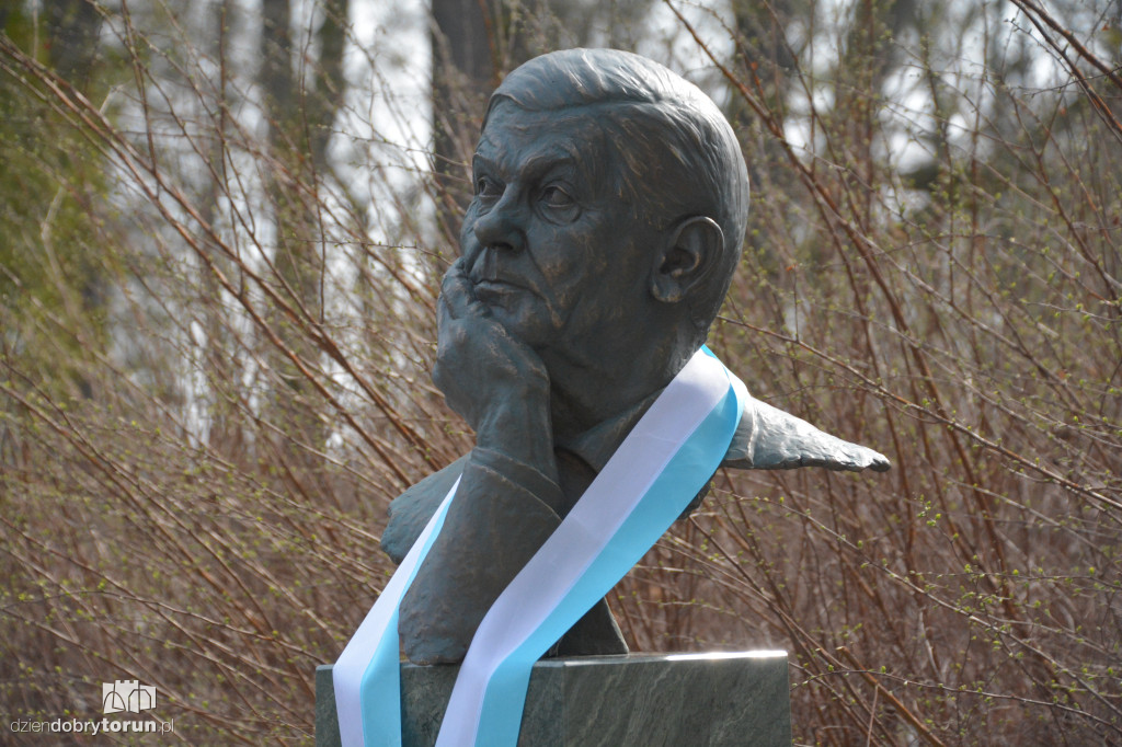 Odsłonięcie popiersia Zbigniewa Herberta