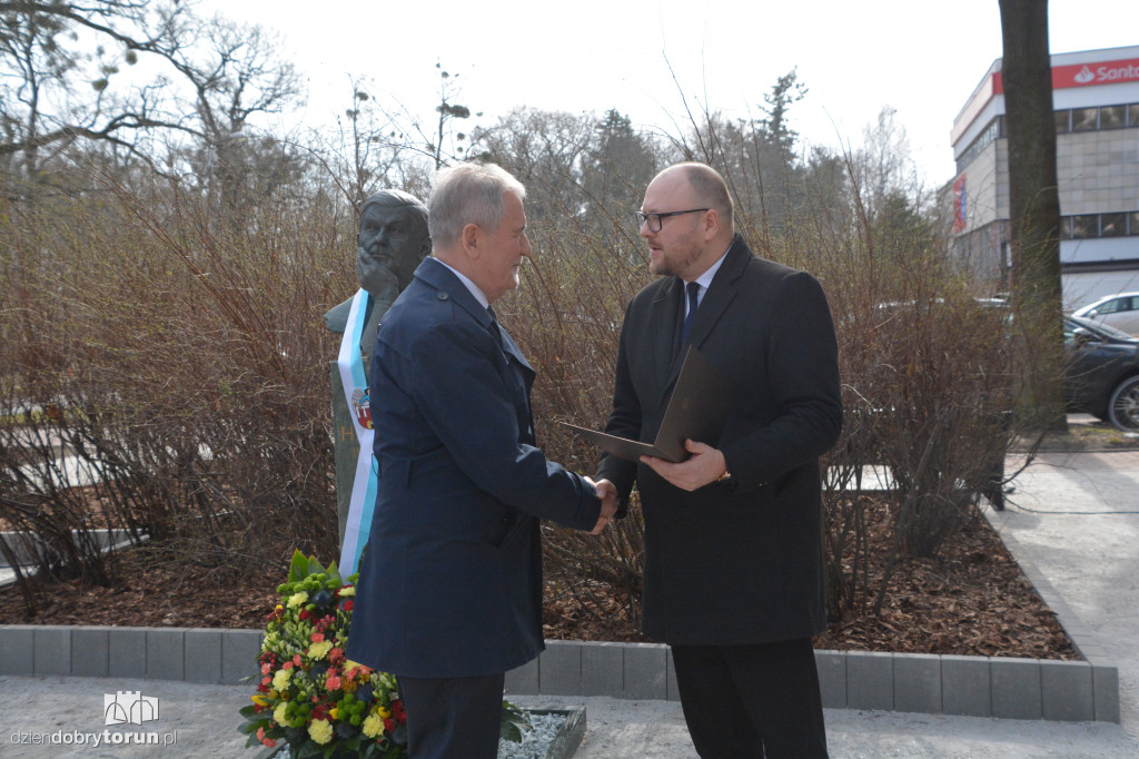 Odsłonięcie popiersia Zbigniewa Herberta