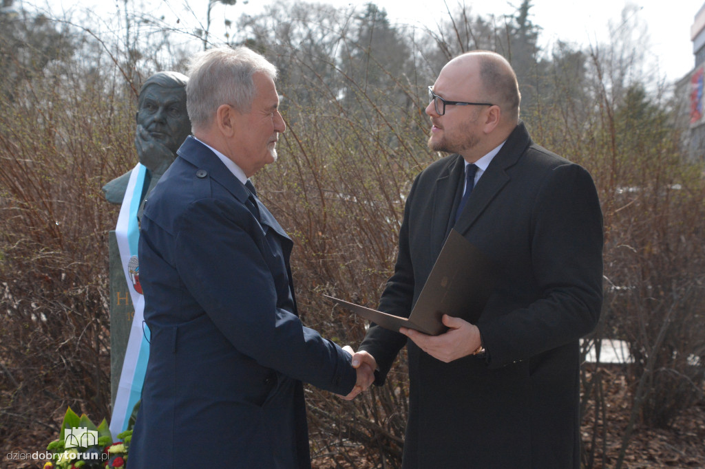 Odsłonięcie popiersia Zbigniewa Herberta