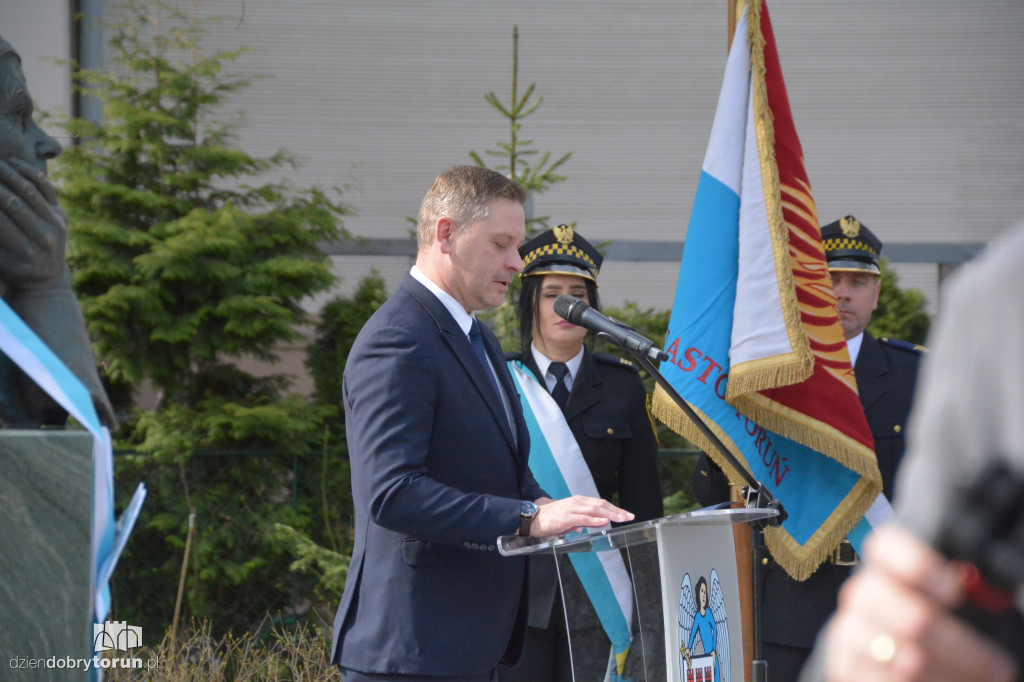 Odsłonięcie popiersia Zbigniewa Herberta