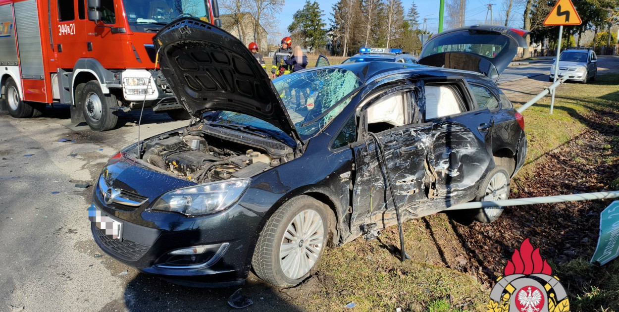 Zderzenie osobówki z ciężarówką