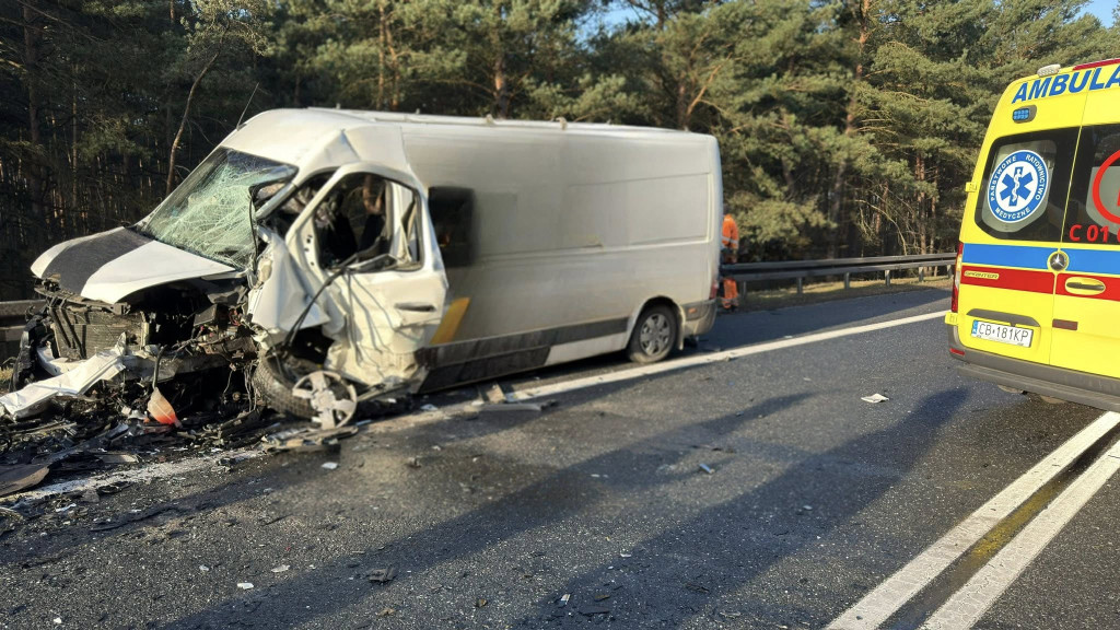 Wypadek na DK10! Są ranni, na miejscu lądował śmigłowiec