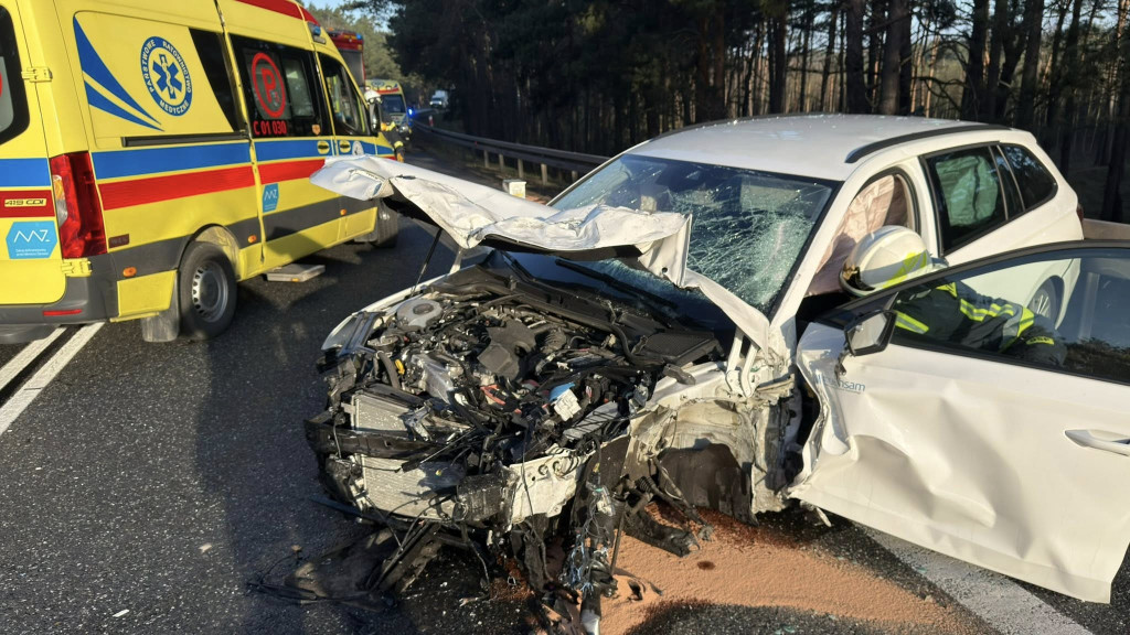 Wypadek na DK10! Są ranni, na miejscu lądował śmigłowiec