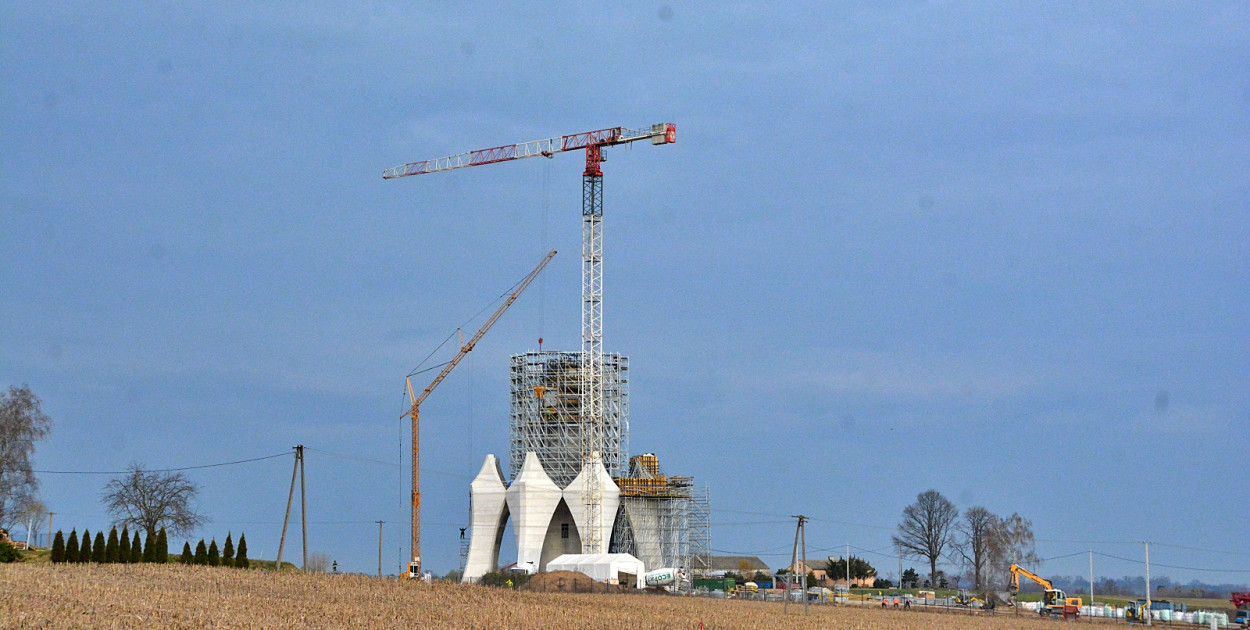 Pomnik Matki Boskiej w gminie Kikół