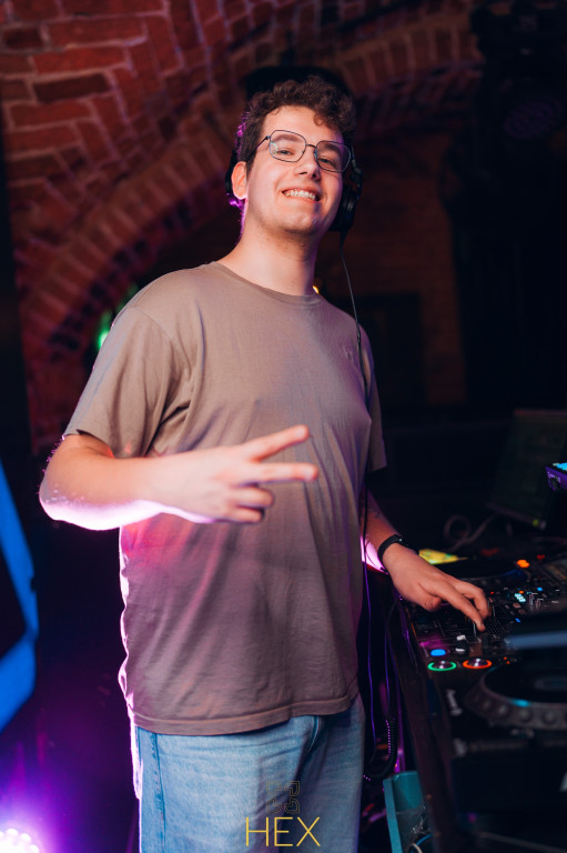 Gorąca noc w HEX. DJ Adamus rozkręcił parkiet