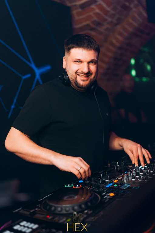 Gorąca noc w HEX. DJ Adamus rozkręcił parkiet