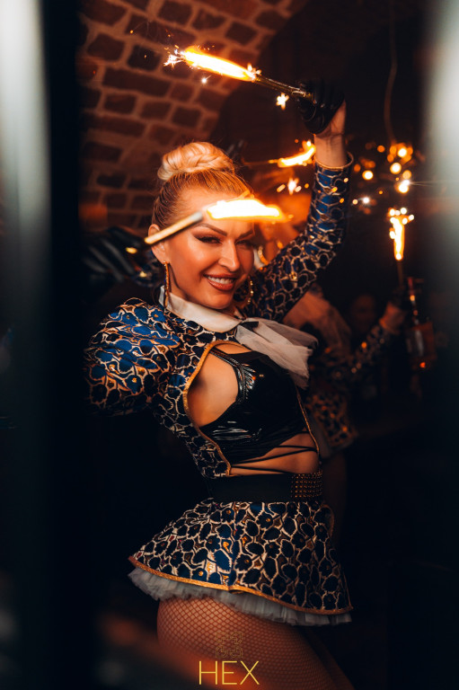 Gorąca noc w HEX. DJ Adamus rozkręcił parkiet