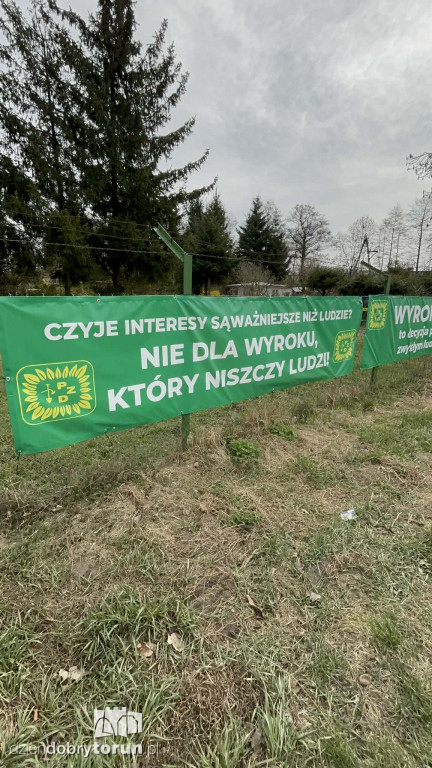 Banery sprzeciwu na ROD Elana