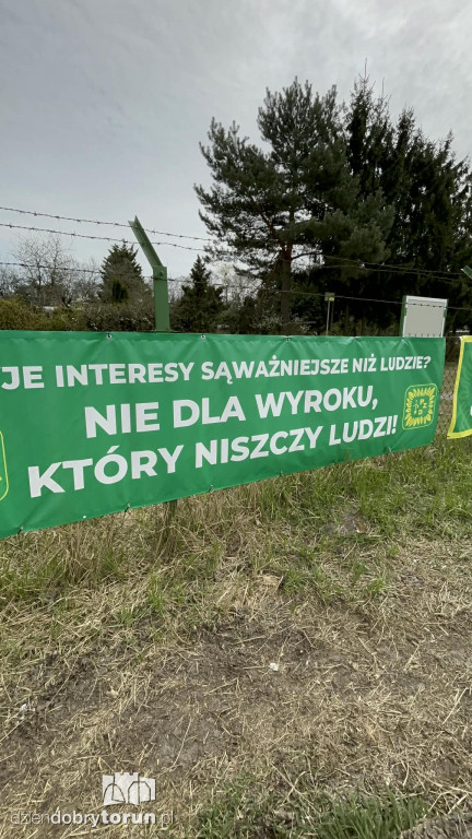 Banery sprzeciwu na ROD Elana