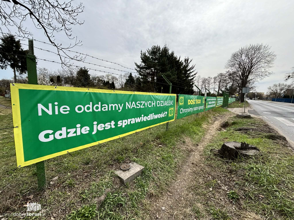 Banery sprzeciwu na ROD Elana