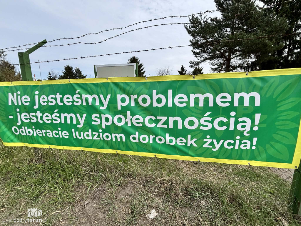 Banery sprzeciwu na ROD Elana