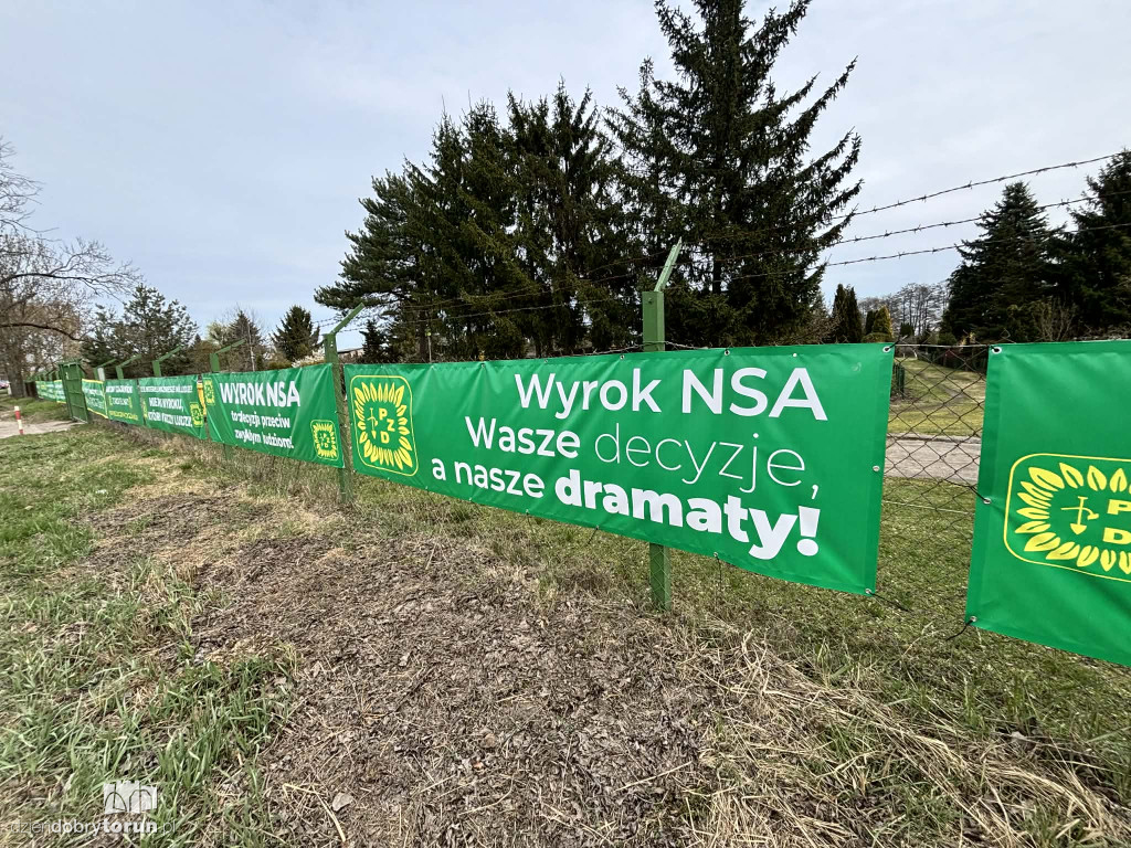 Banery sprzeciwu na ROD Elana