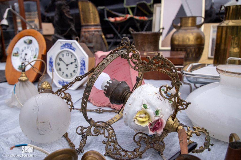 Pchli Targ pod Kometą