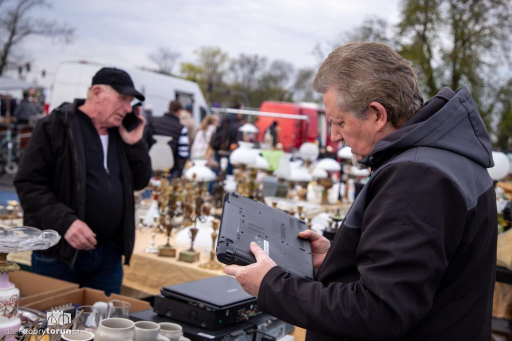 Pchli Targ pod Kometą