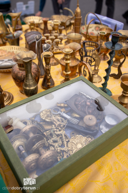 Pchli Targ pod Kometą