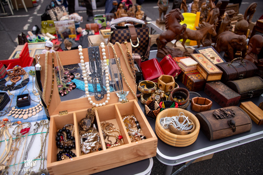 Pchli Targ pod Kometą