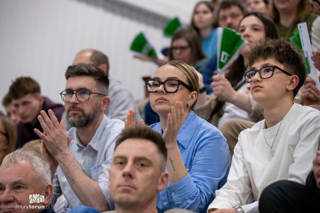 Kibice na meczu siatkówki