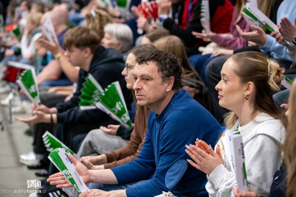 Kibice na meczu siatkówki