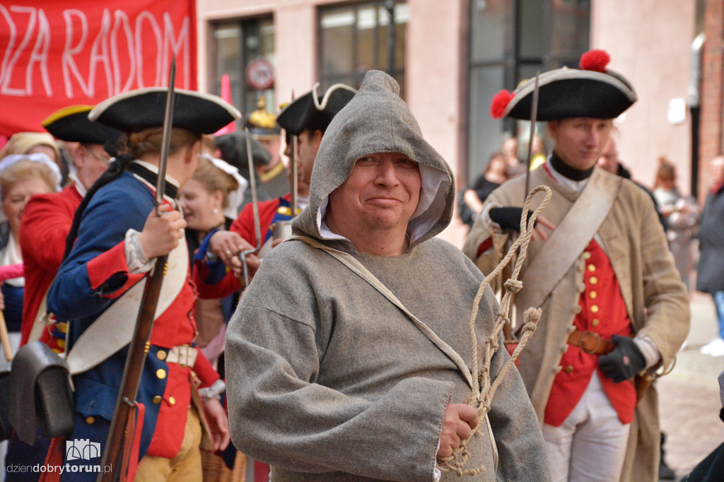 Historyczna parada na starówce