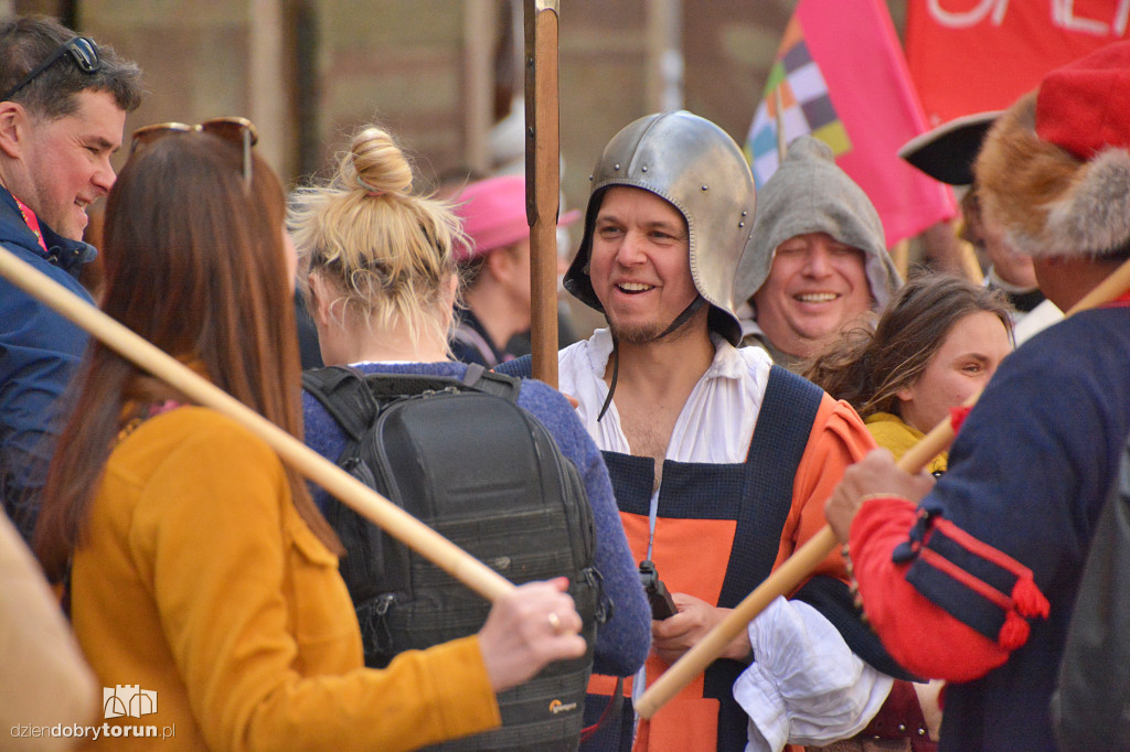 Historyczna parada na starówce