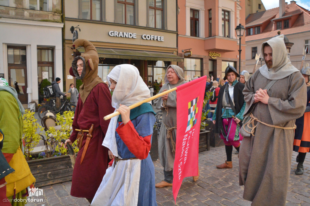 Historyczna parada na starówce