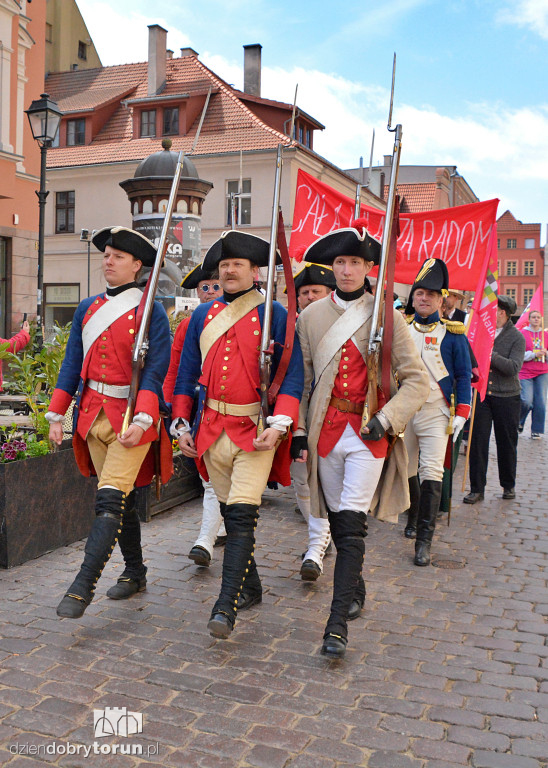 Historyczna parada na starówce