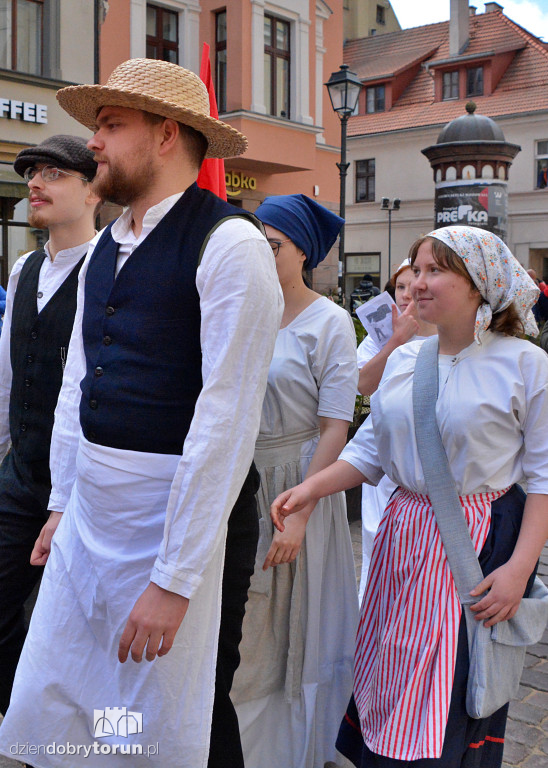 Historyczna parada na starówce