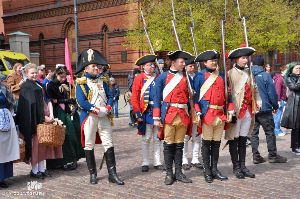 Historyczna parada na starówce