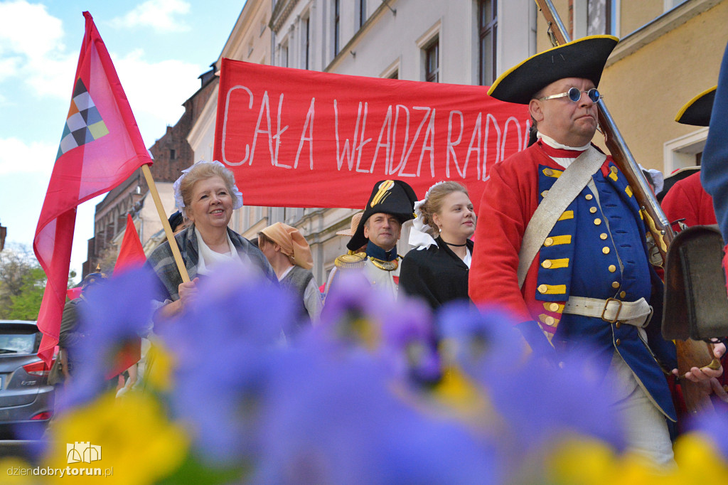 Historyczna parada na starówce