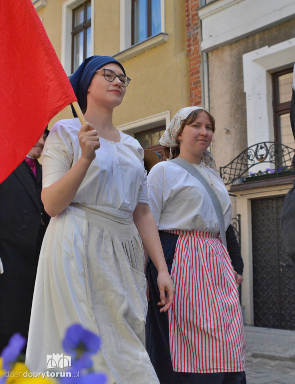 Historyczna parada na starówce