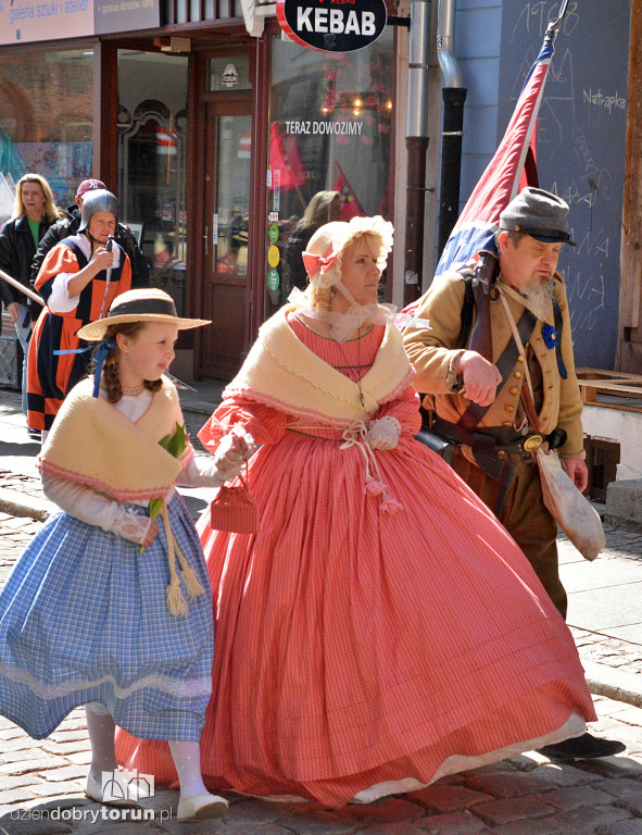 Historyczna parada na starówce