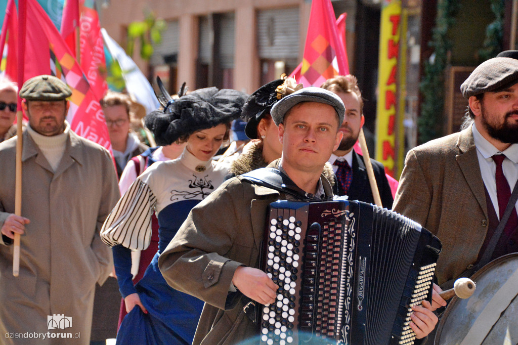 Historyczna parada na starówce