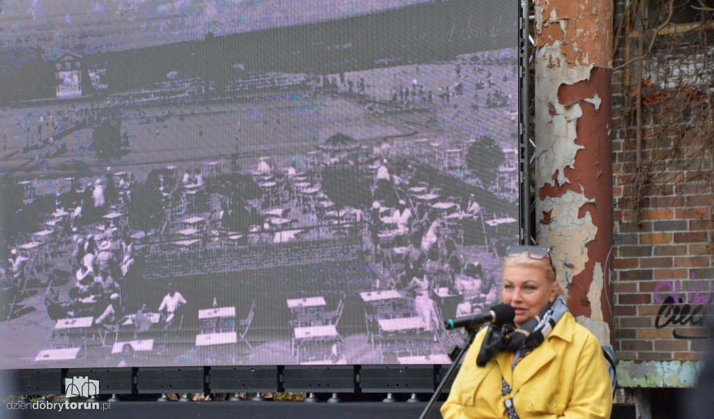 Zrujnowany basen w Ciechocinku