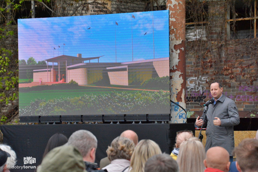 Zrujnowany basen w Ciechocinku