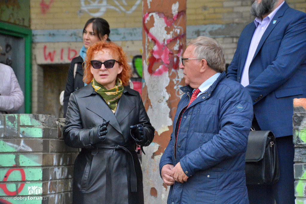 Zrujnowany basen w Ciechocinku