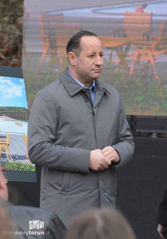 Zrujnowany basen w Ciechocinku