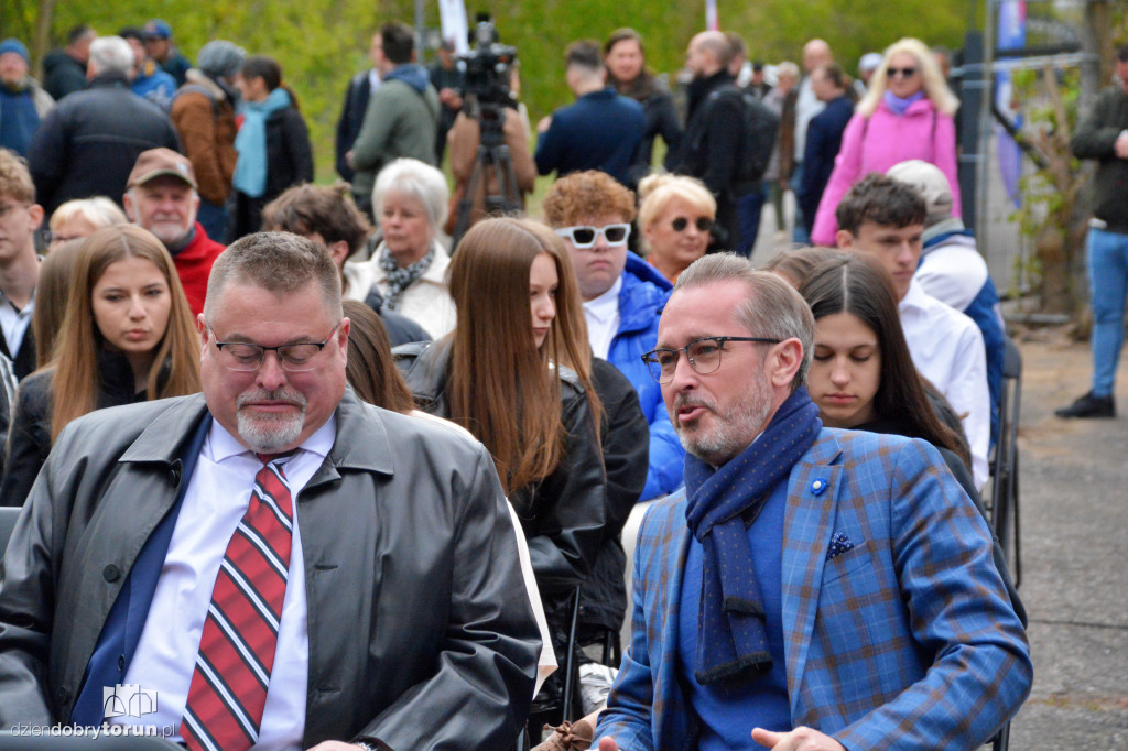 Zrujnowany basen w Ciechocinku