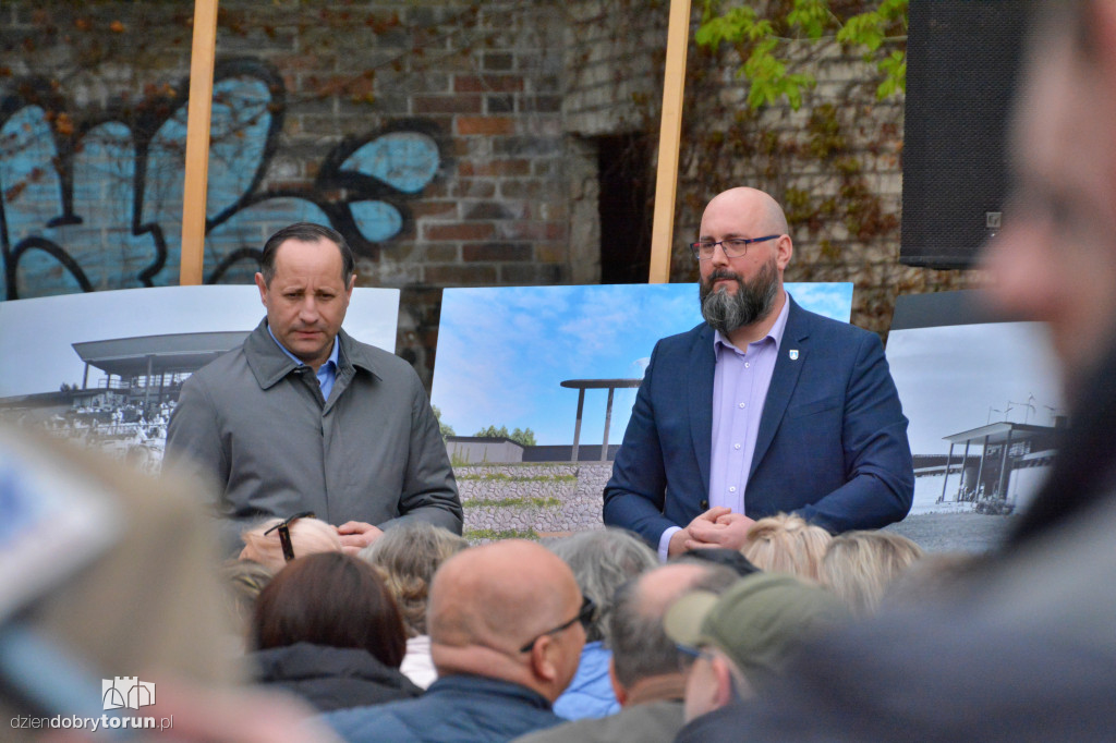 Zrujnowany basen w Ciechocinku