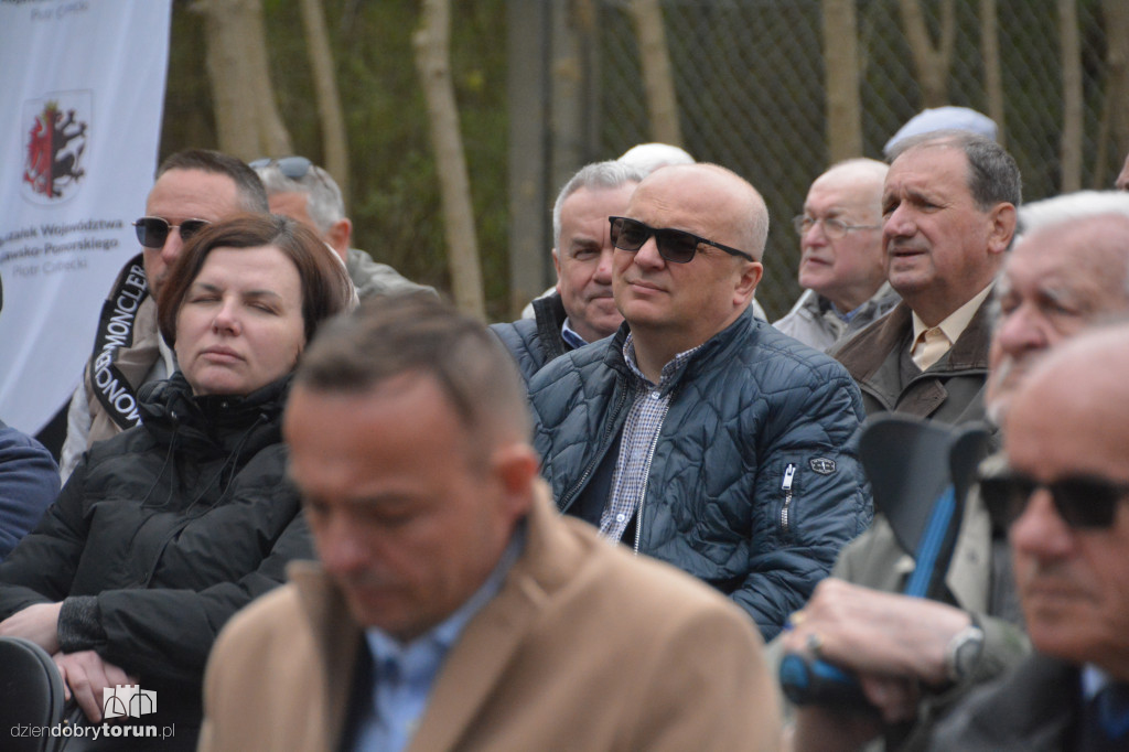 Zrujnowany basen w Ciechocinku