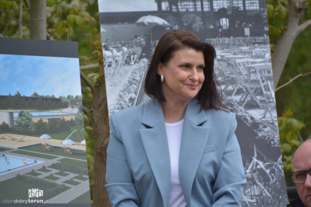 Zrujnowany basen w Ciechocinku