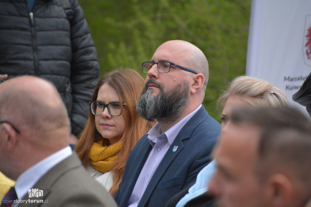 Zrujnowany basen w Ciechocinku