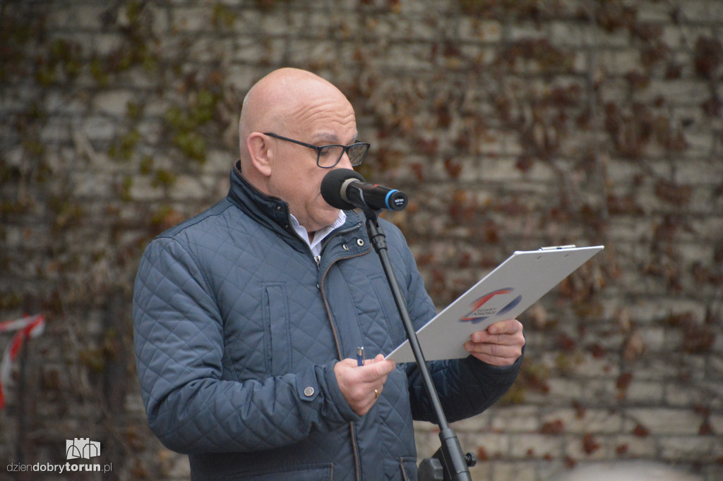 Zrujnowany basen w Ciechocinku