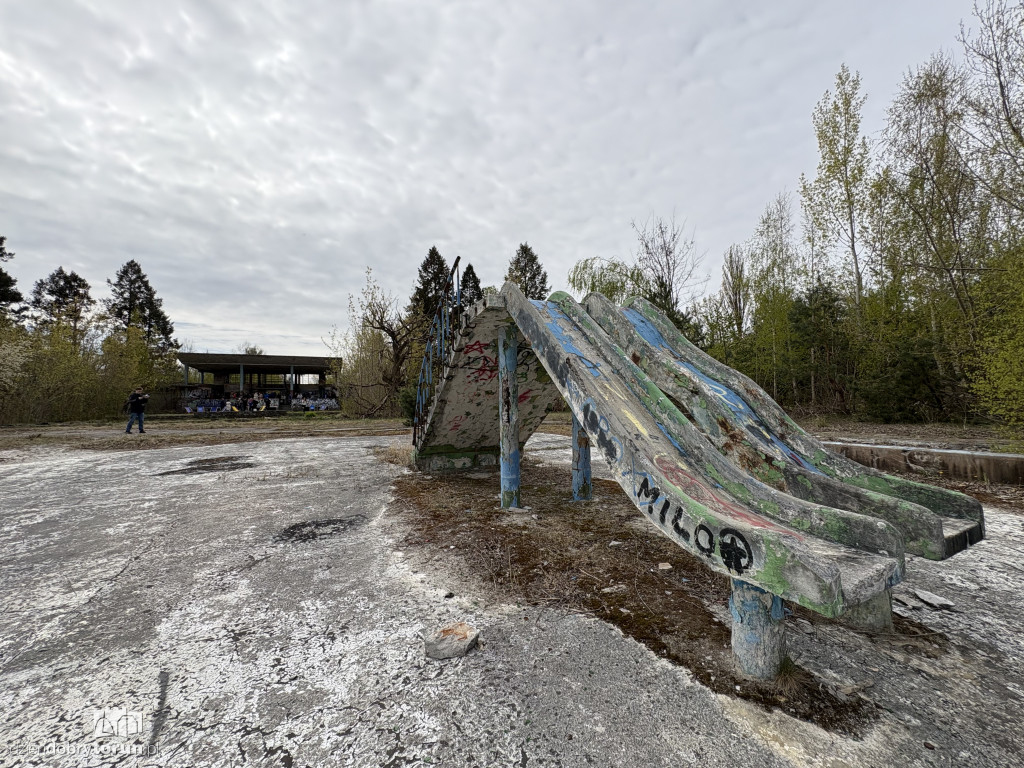 Zrujnowany basen w Ciechocinku