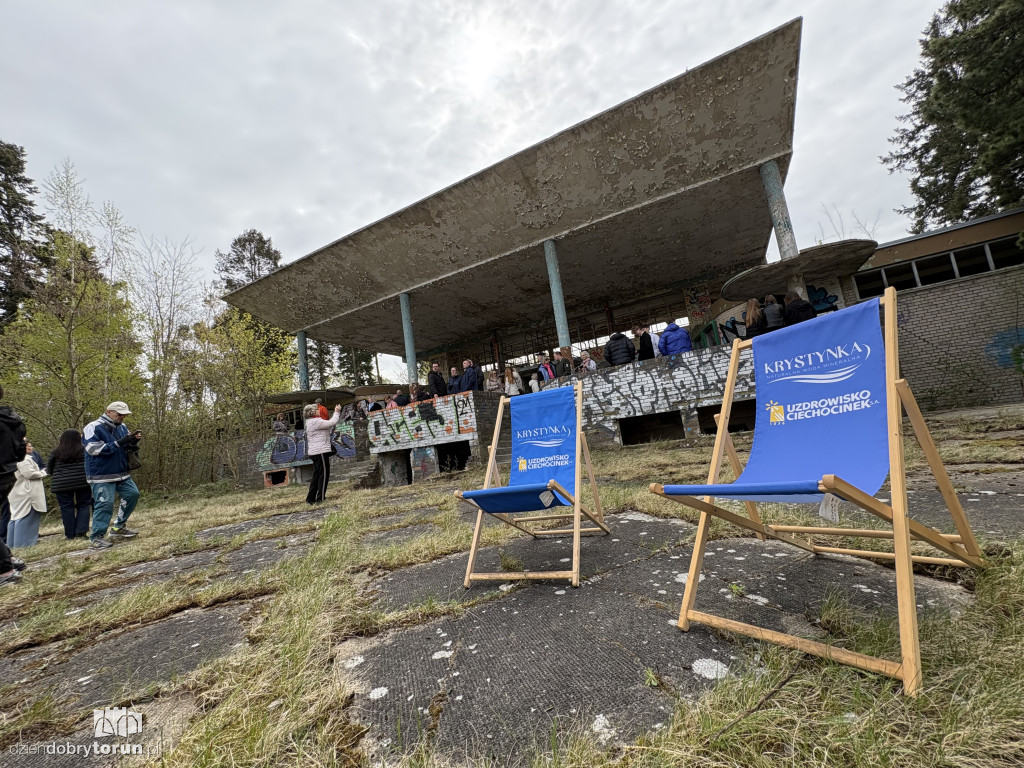 Zrujnowany basen w Ciechocinku